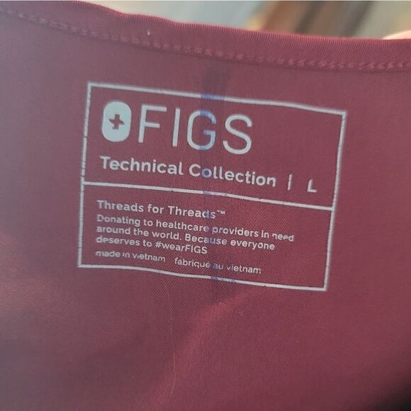 FIGS Technical Collection Vneck Top - Picture 7 of 7